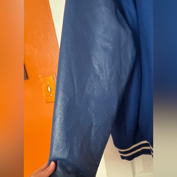 Los Angeles Dodgers Vintage Reversible Jacket - Picture 14 of 15